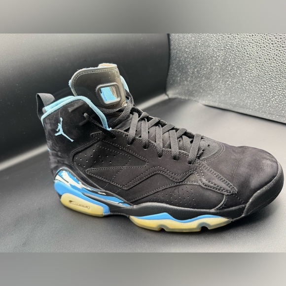 Jordan Black and Blue Sneakers Classic Design - Picture 3 of 12